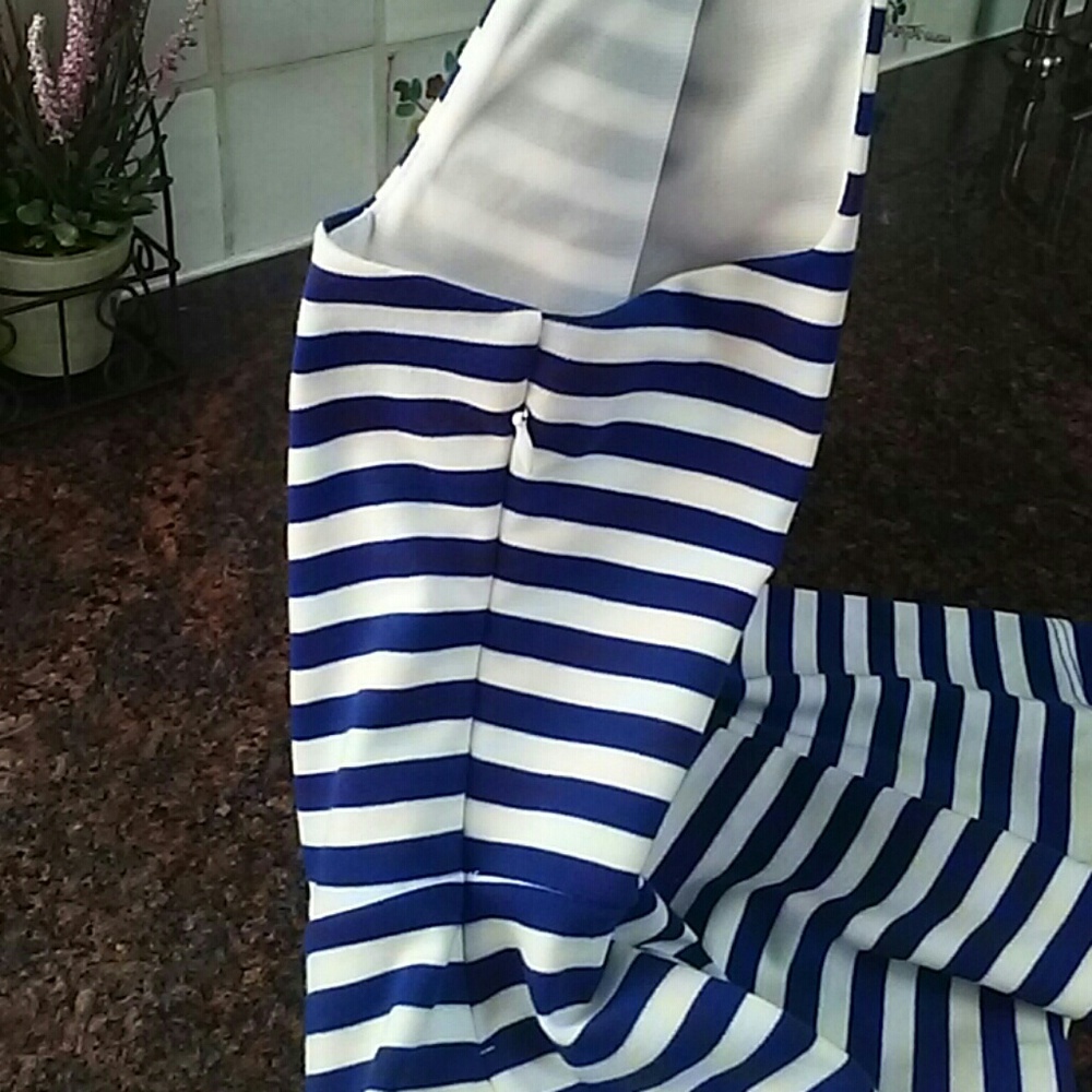FINAL SALE !! Eight Sixty Sleeveless Top - Picture 3 of 5
